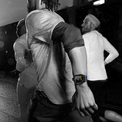 Apple Watch Ultra 2 GPS + Cellular 49mm – Black Titanium with Black Trail Loop